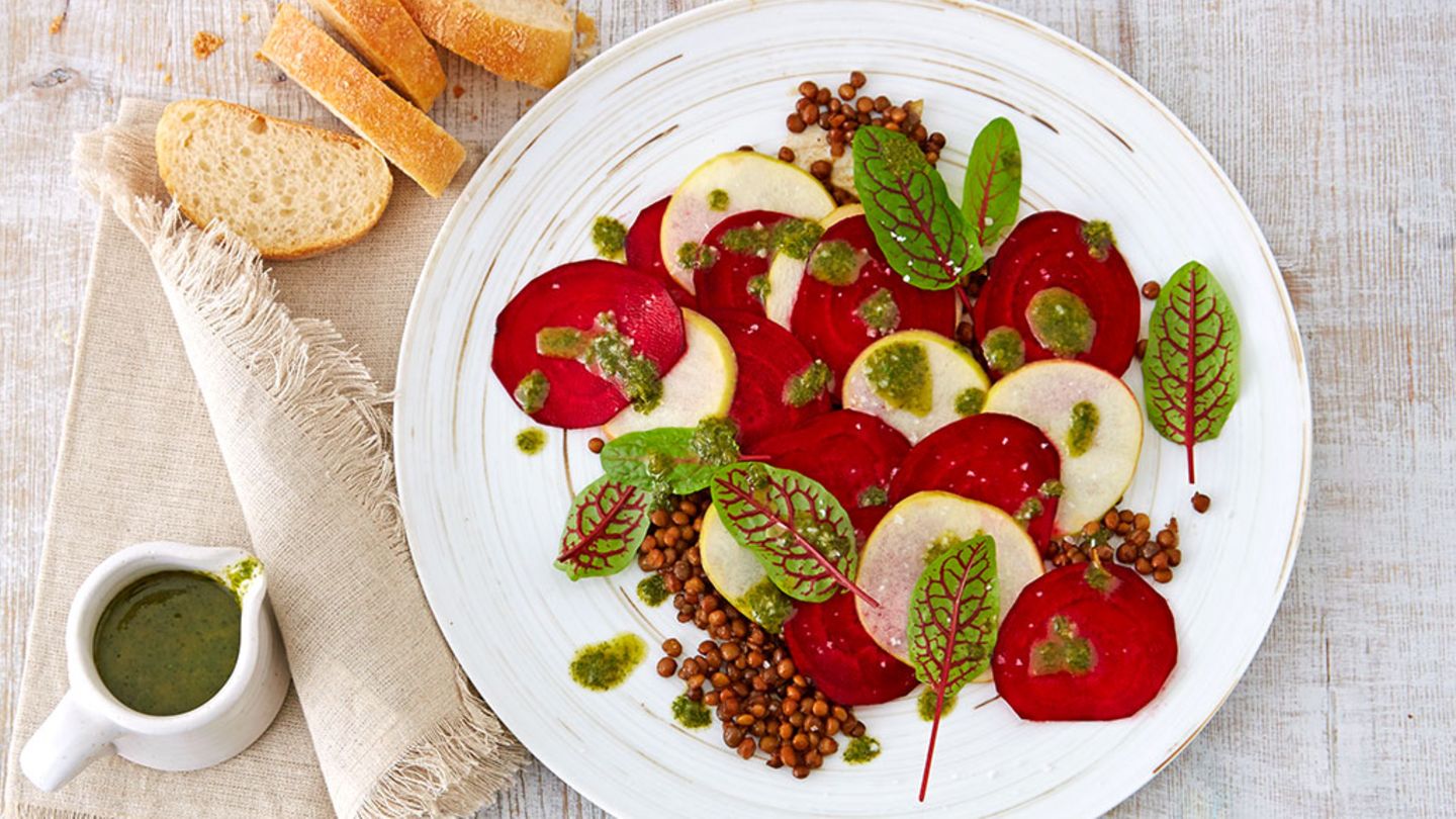 Rote-Bete-Apfel-Carpaccio mit Linsen Rezept