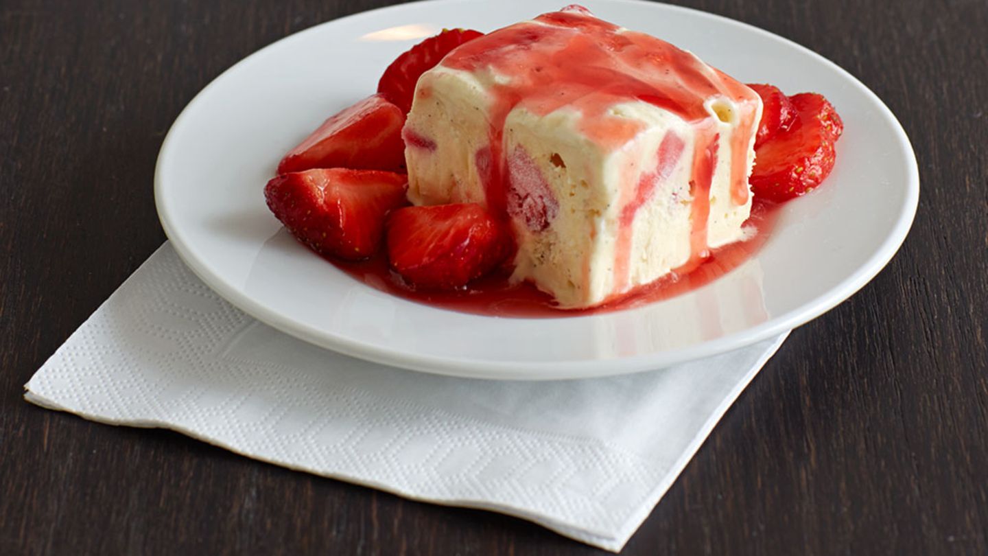 Erdbeer-Vanille-Parfait Rezept - [ESSEN UND TRINKEN]