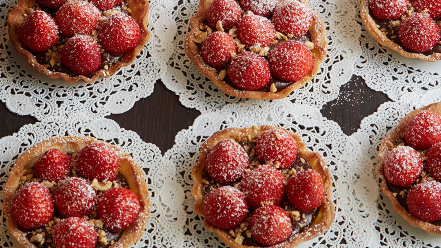 Nougat-Tartelettes mit Erdbeeren Rezept