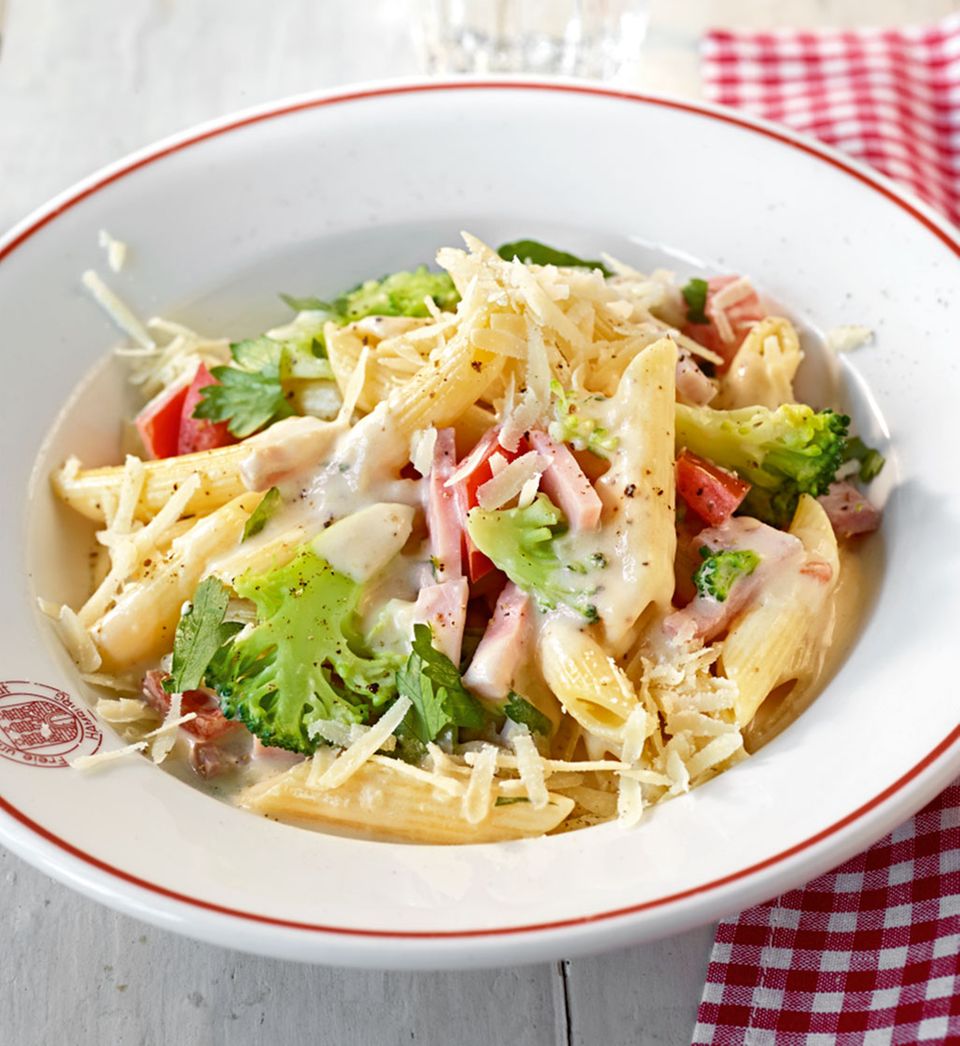 Parmesan-Brokkoli-Pasta Parmesan-Brokkoli-Pasta
