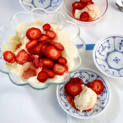 Grießcreme mit Erdbeeren