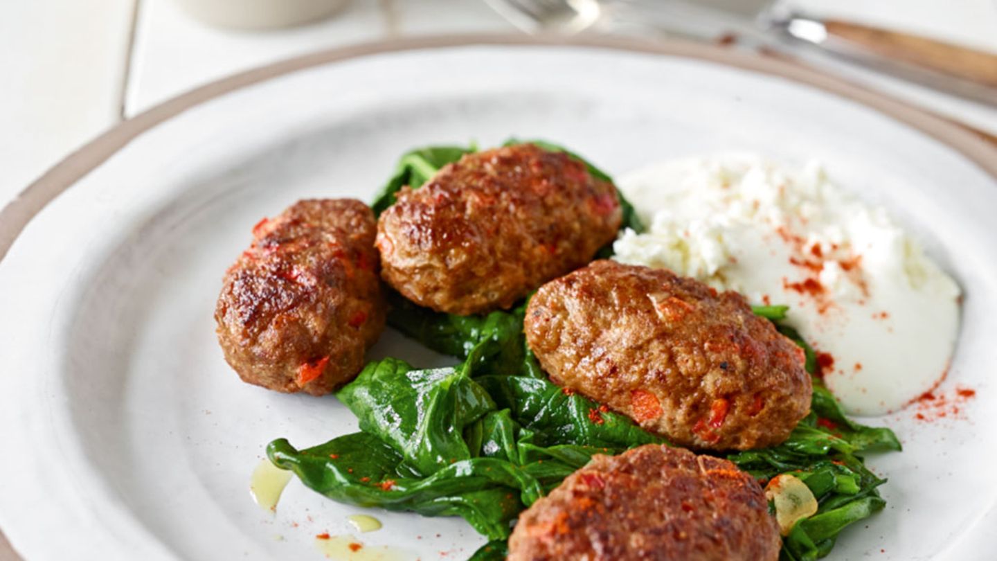 Cevapcici Und KöFte Mit Scharfem Paprika Tomatenreis - Rezepte Suchen