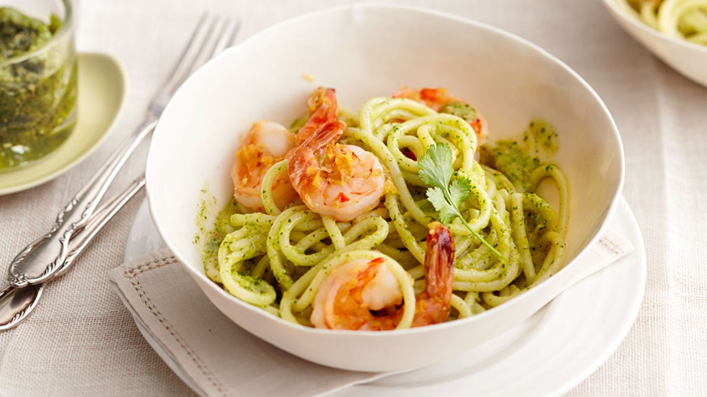 Spaghettoni mit Garnelen und Erdnuss-Pesto Rezept