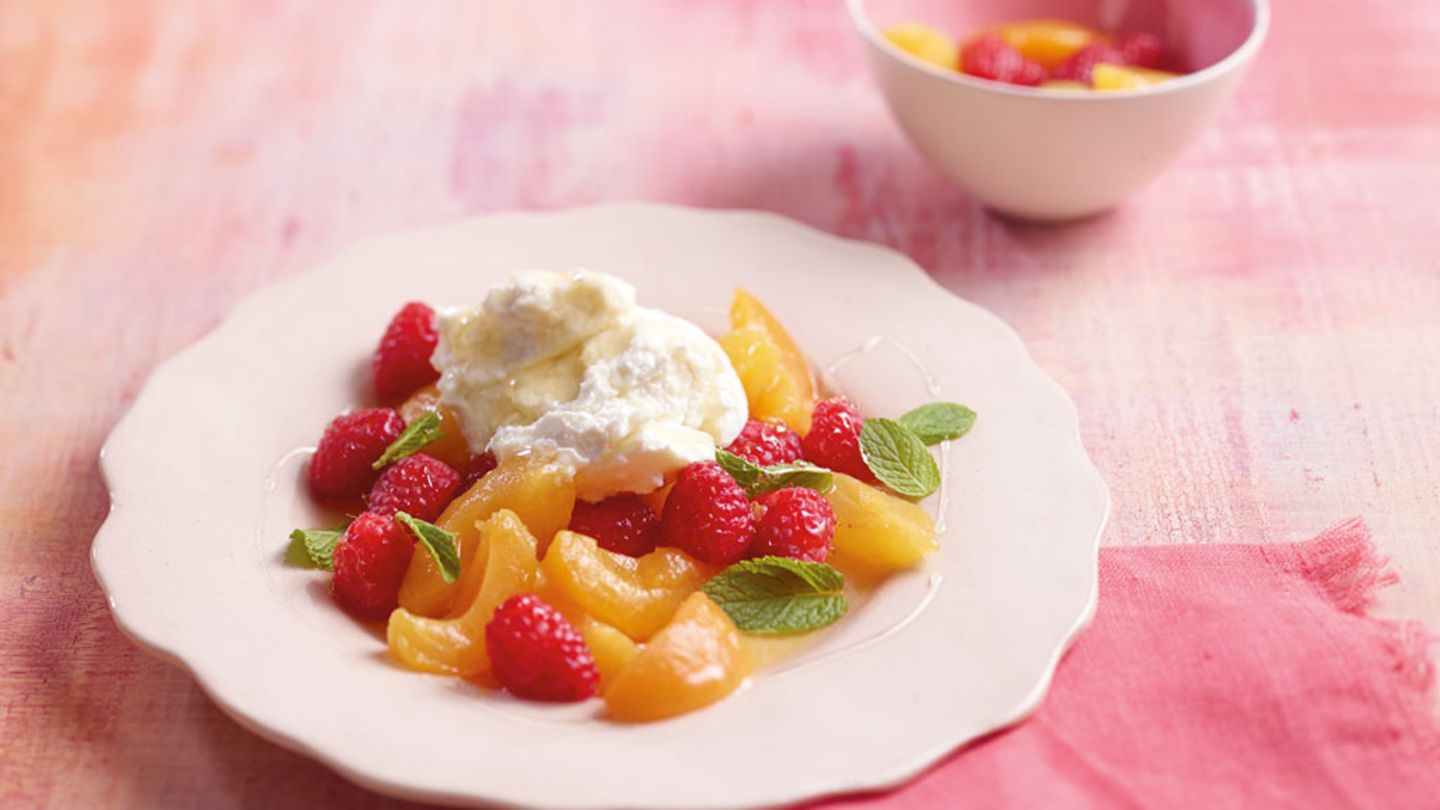 Marinierte Früchte mit Ricotta Rezept