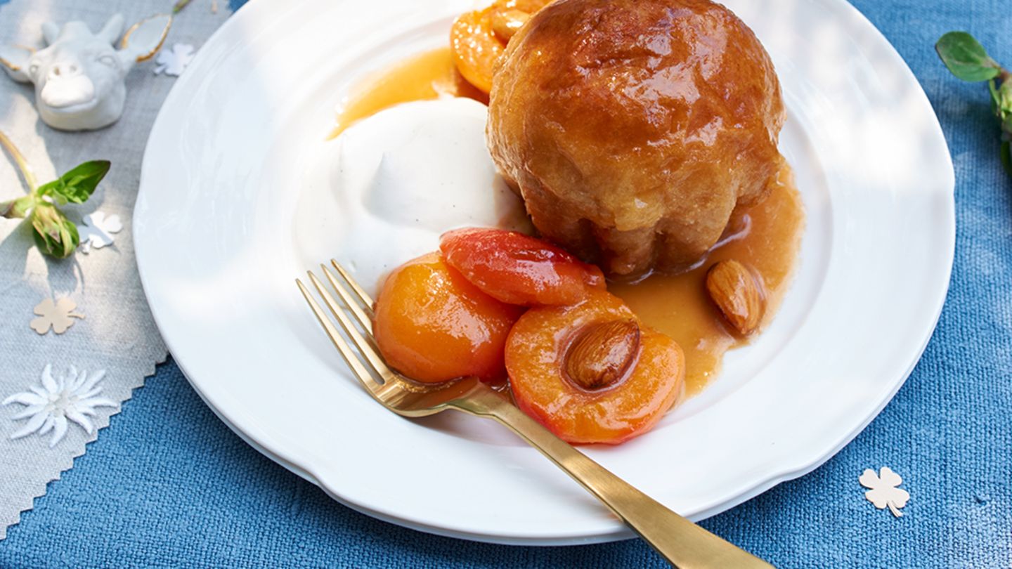 Marsala-Baba (getränkte Hefeküchlein) mit Aprikosenkompott Rezept