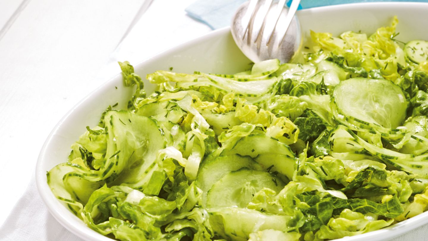Römersalat mit Gurke Rezept