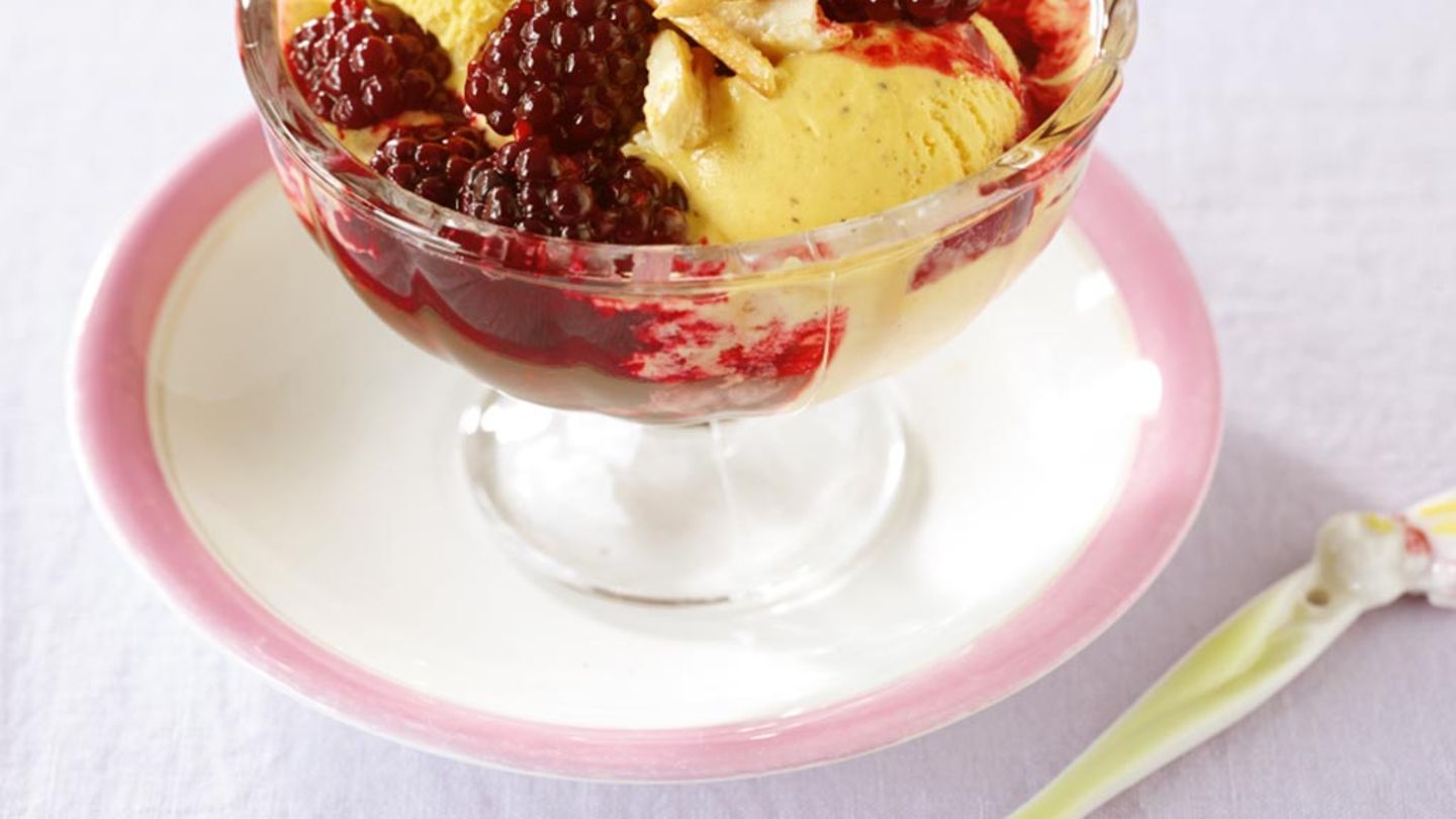 Heiße Holunder-Brombeeren Rezept