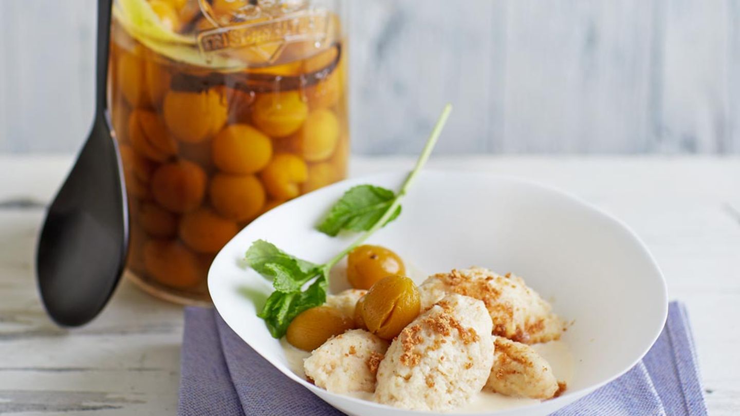 Quarknocken mit Mirabellen Rezept