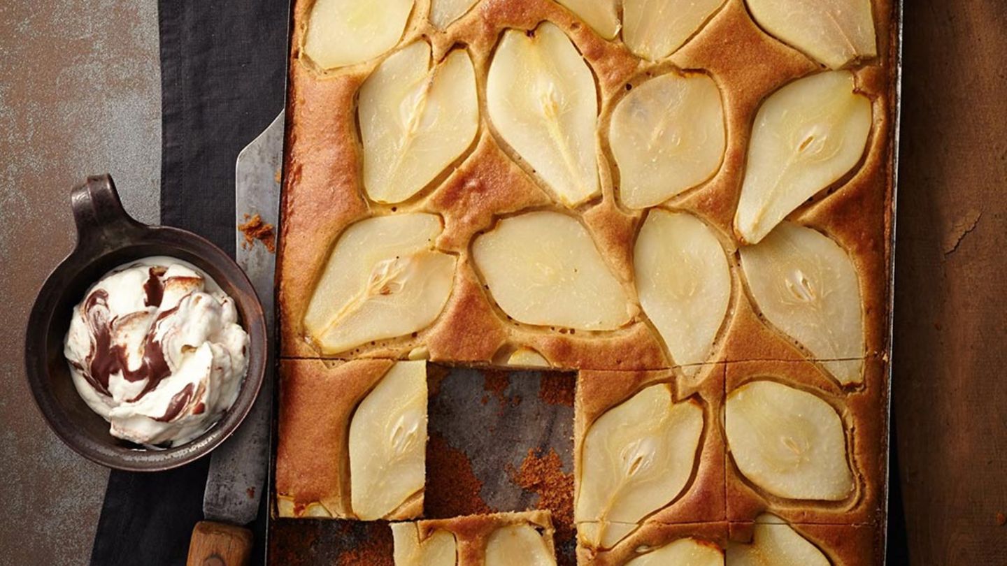 Eingesunkener Kaffee-Birnen-Kuchen Rezept