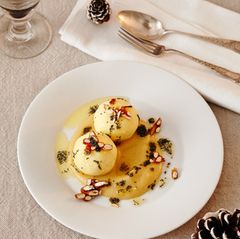 Grießknödel mit Quittenmus und Krokant