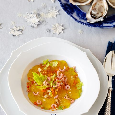 Gelierte Fischsuppe mit Krabben und Sylter Austern