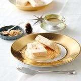 Apfel-Vanille-Parfait mit Bröseln und Sabayon