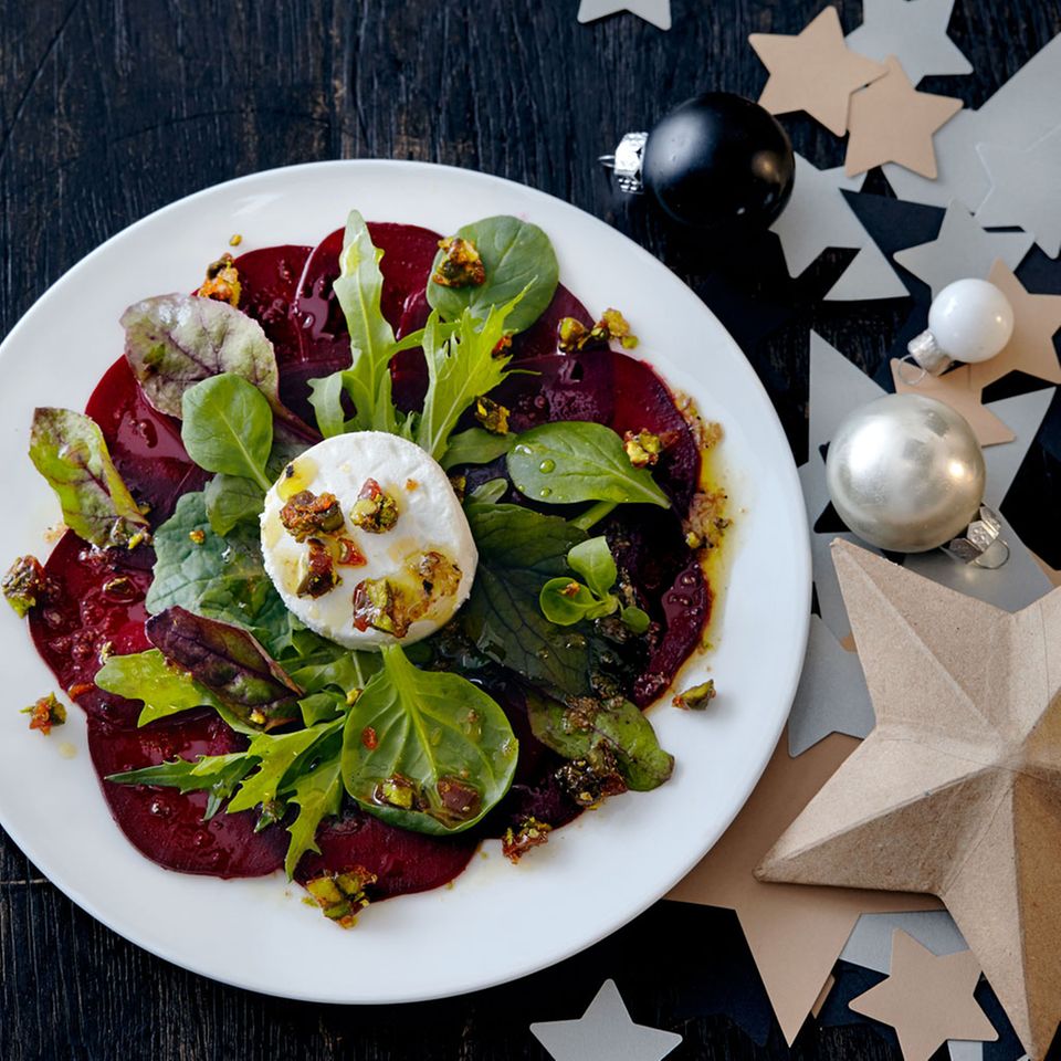 Ziegenkase Mit Roter Bete Und Pistazienkrokant Rezept Essen Und Trinken