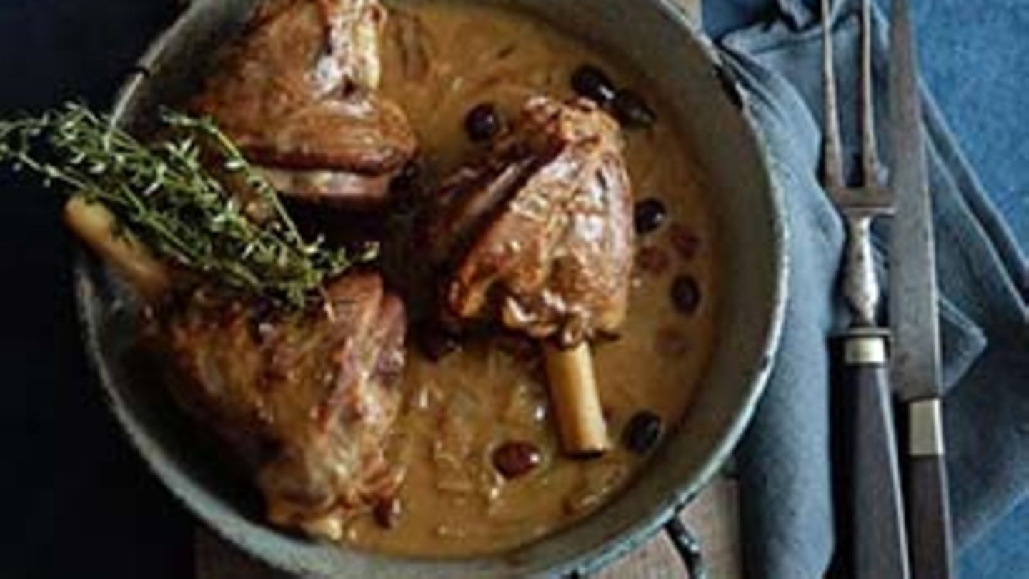 Lammhaxen mit Oliven und Bohnensalat Rezept - [ESSEN UND TRINKEN]