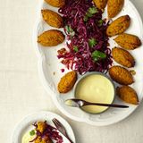 Süßlupinennocken mit Rotkohl und Orangendip