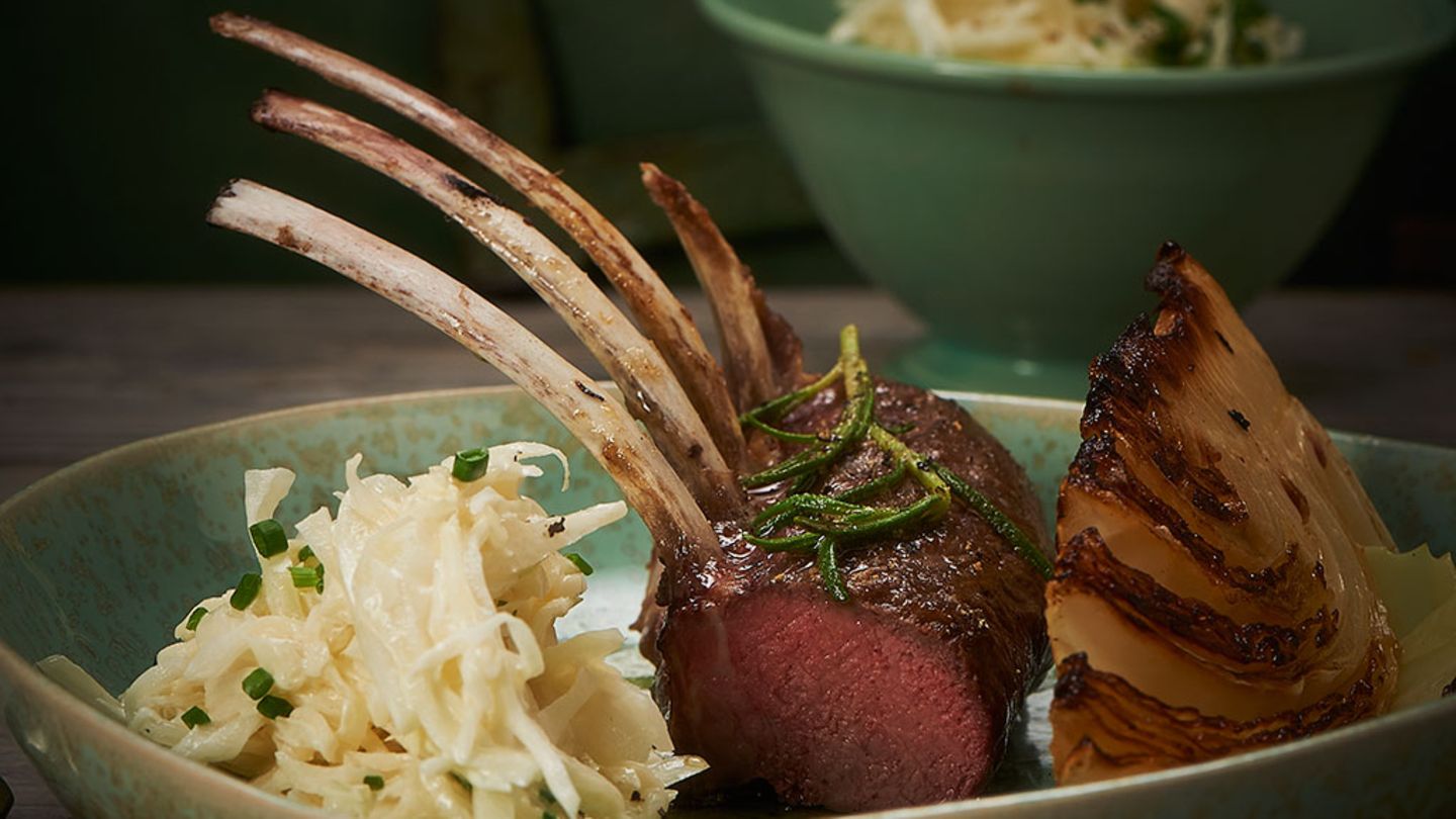 Gerösteter Weißkohl und Cole Slaw zu Lammkarree Rezept