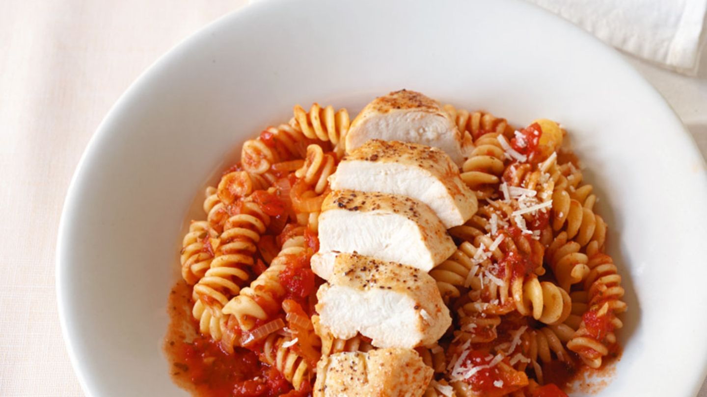 Hähnchen-Tomaten-Pasta Rezept