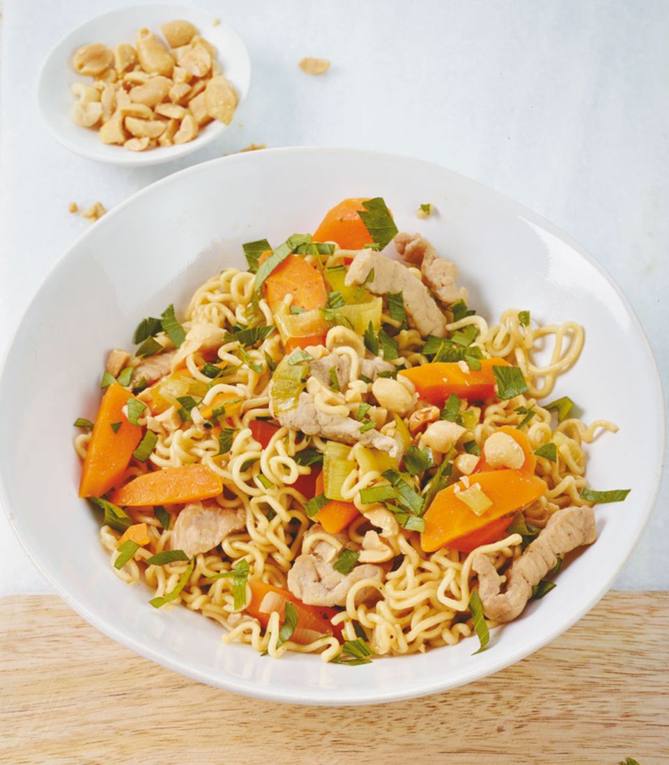 Bratnudeln mit Schweinefleisch Bratnudeln mit Schweinefleisch