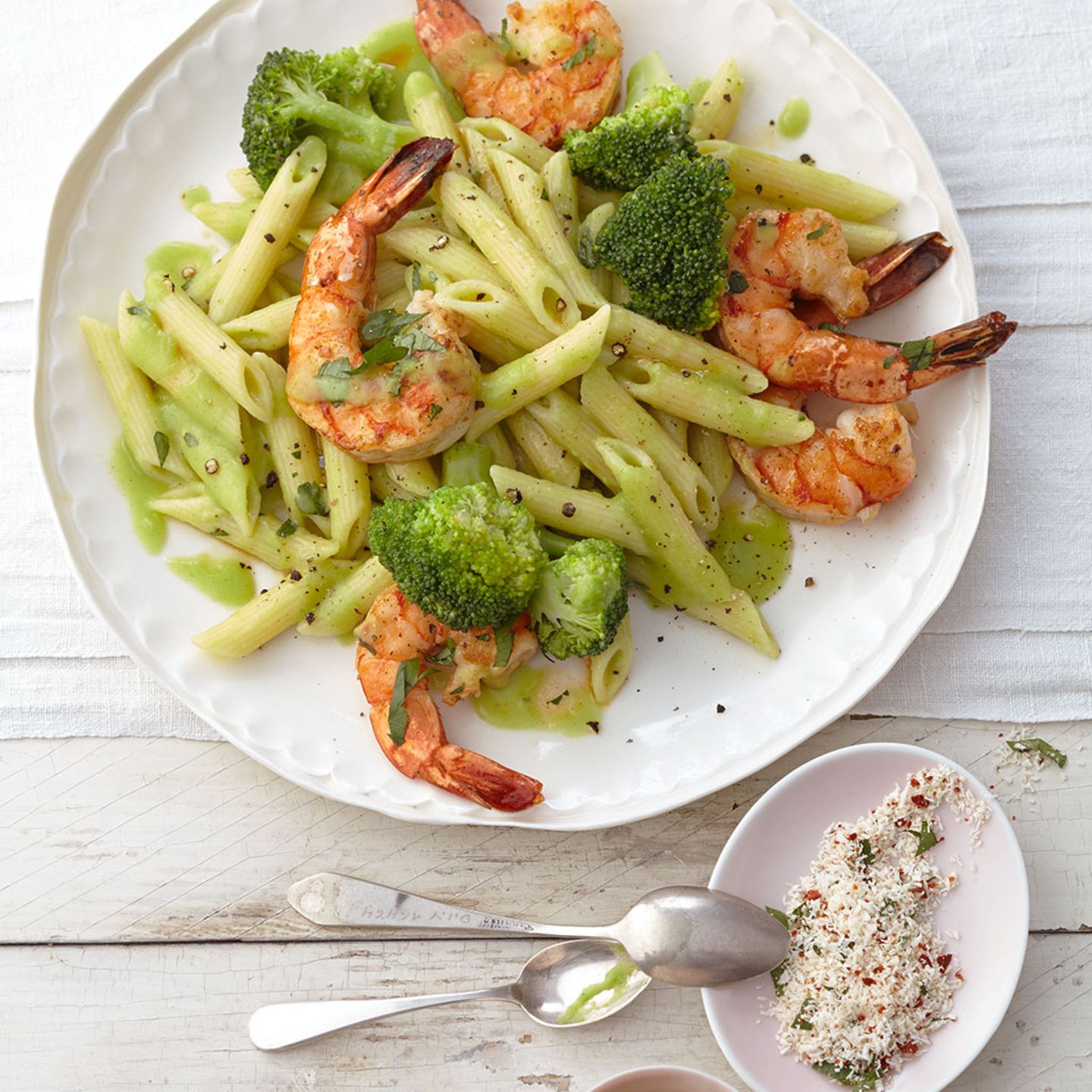 Penne mit Brokkoli und Garnelen