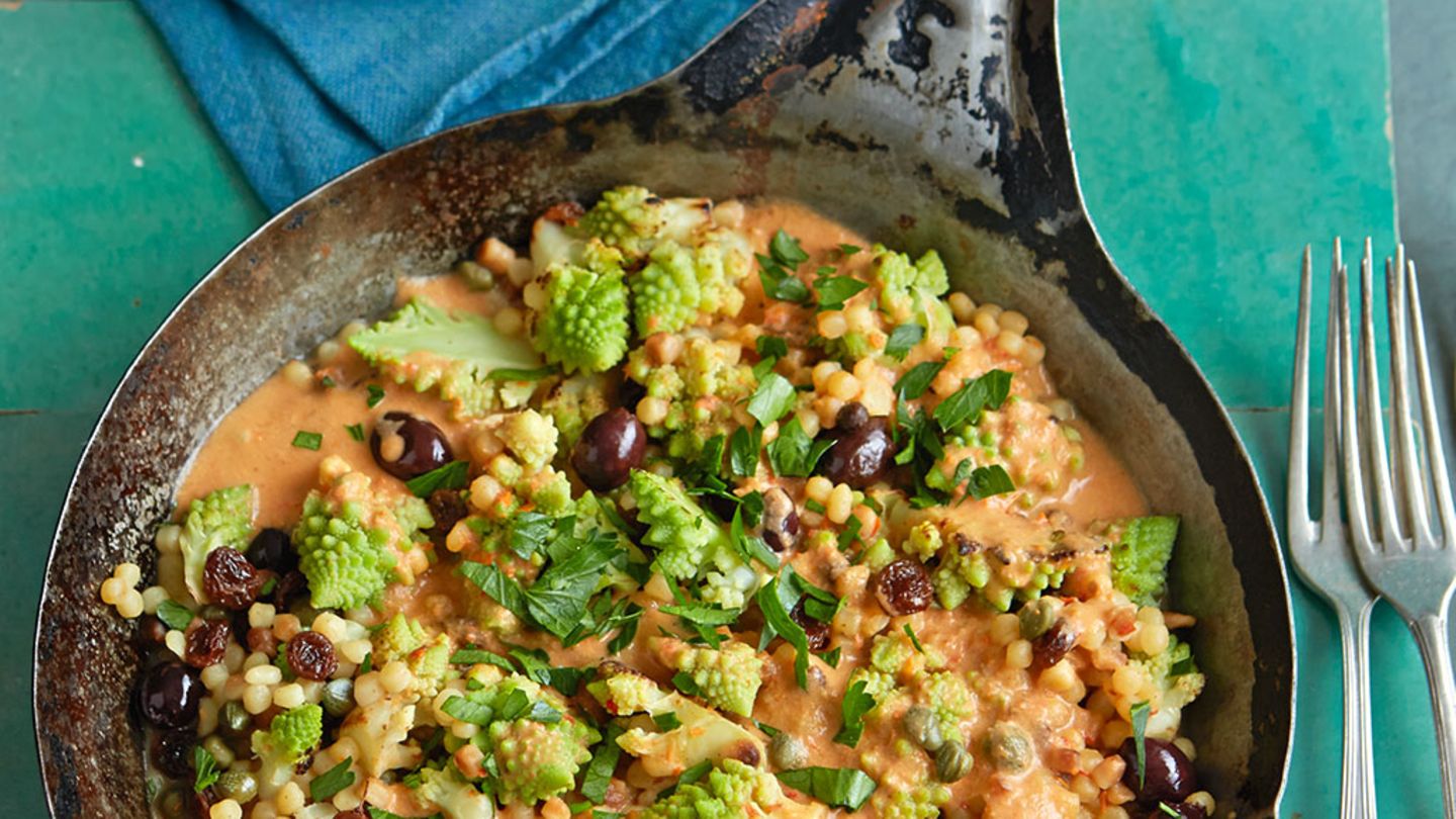 Romanesco-Pfanne mit Fregola Rezept