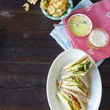 Club-Sandwich mit Wirsingmayonnaise