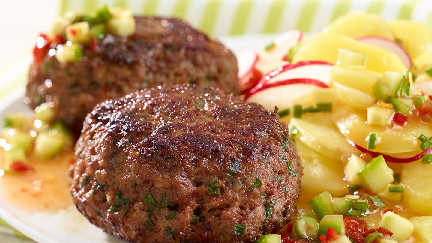 Frikadellen mit Gurken-Salsa Rezept - [ESSEN UND TRINKEN]