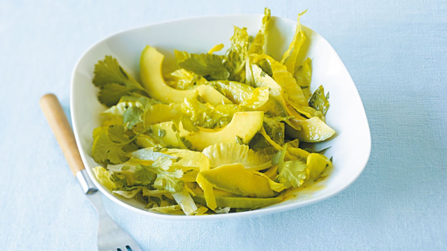 Römersalat mit Avocado Rezept
