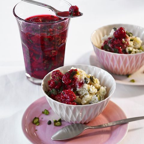 Pistazien-Couscous mit Minzhimbeeren