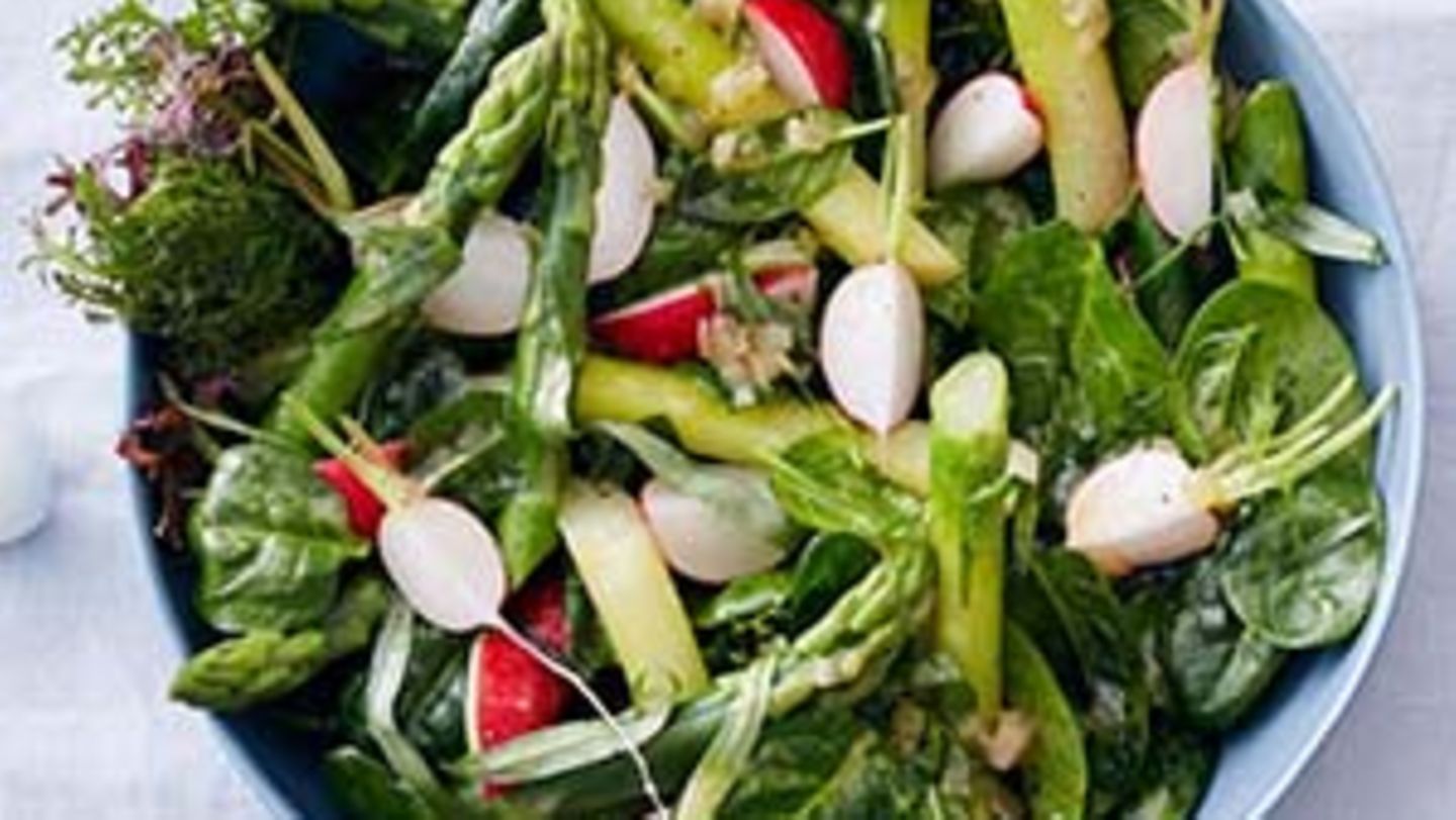 Spargel-Spinat-Salat mit Estragon-Vinaigrette Rezept
