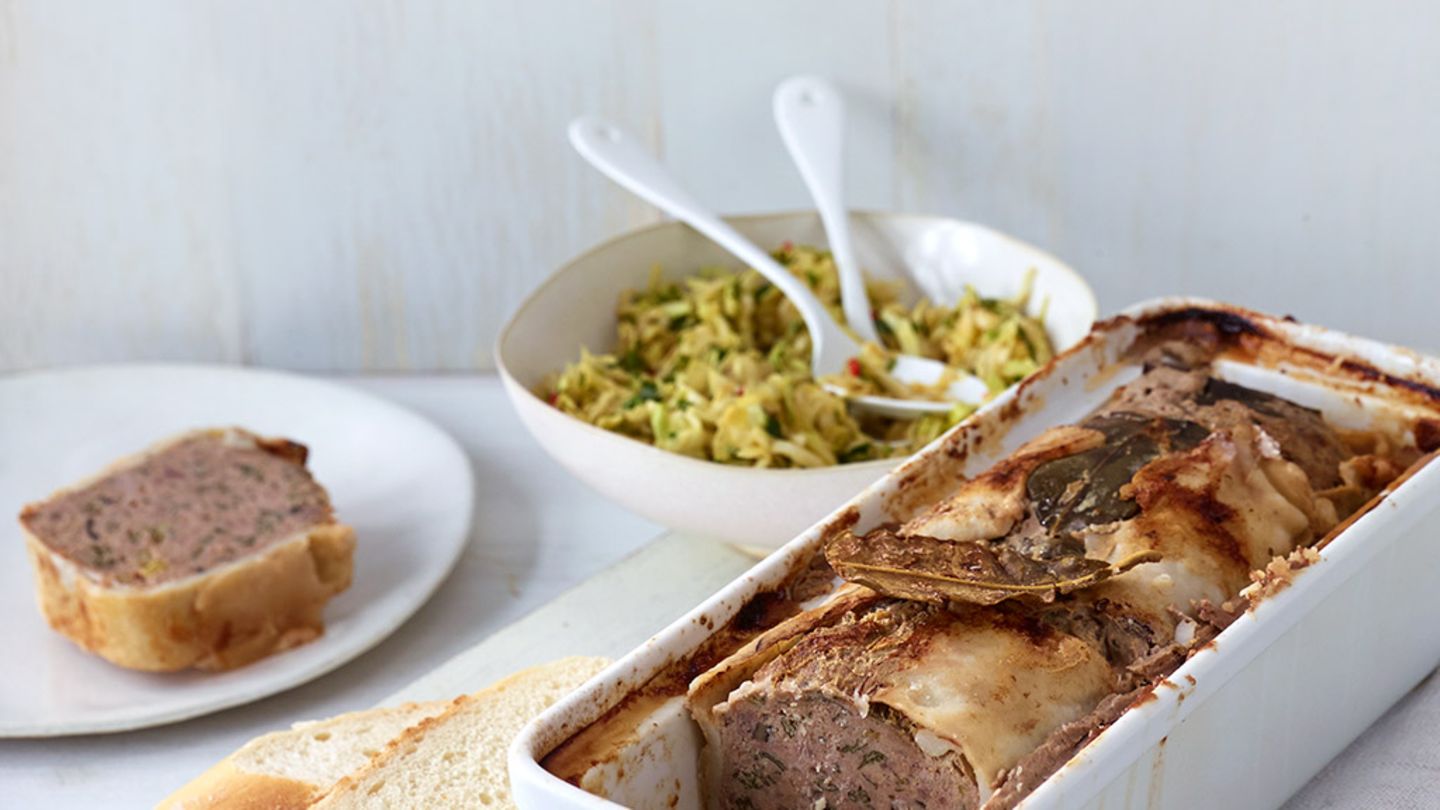 Asia-Bauernterrine mit Vin Santo und Ingwer Rezept - [ESSEN UND TRINKEN]