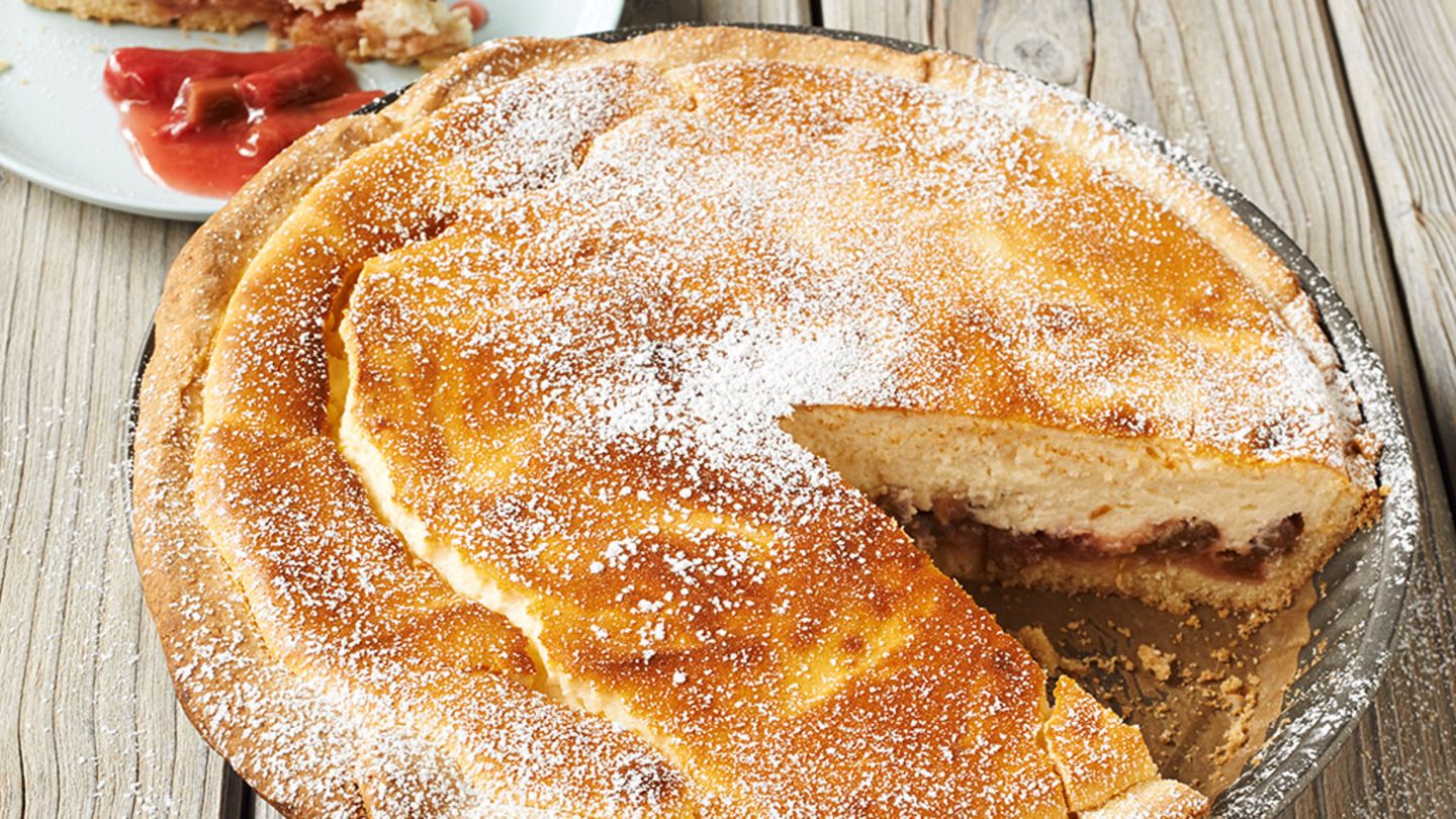 Käse-Rhabarber-Kuchen Rezept