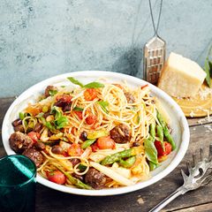 Pasta mit Gemüse-Sugo und Polpette