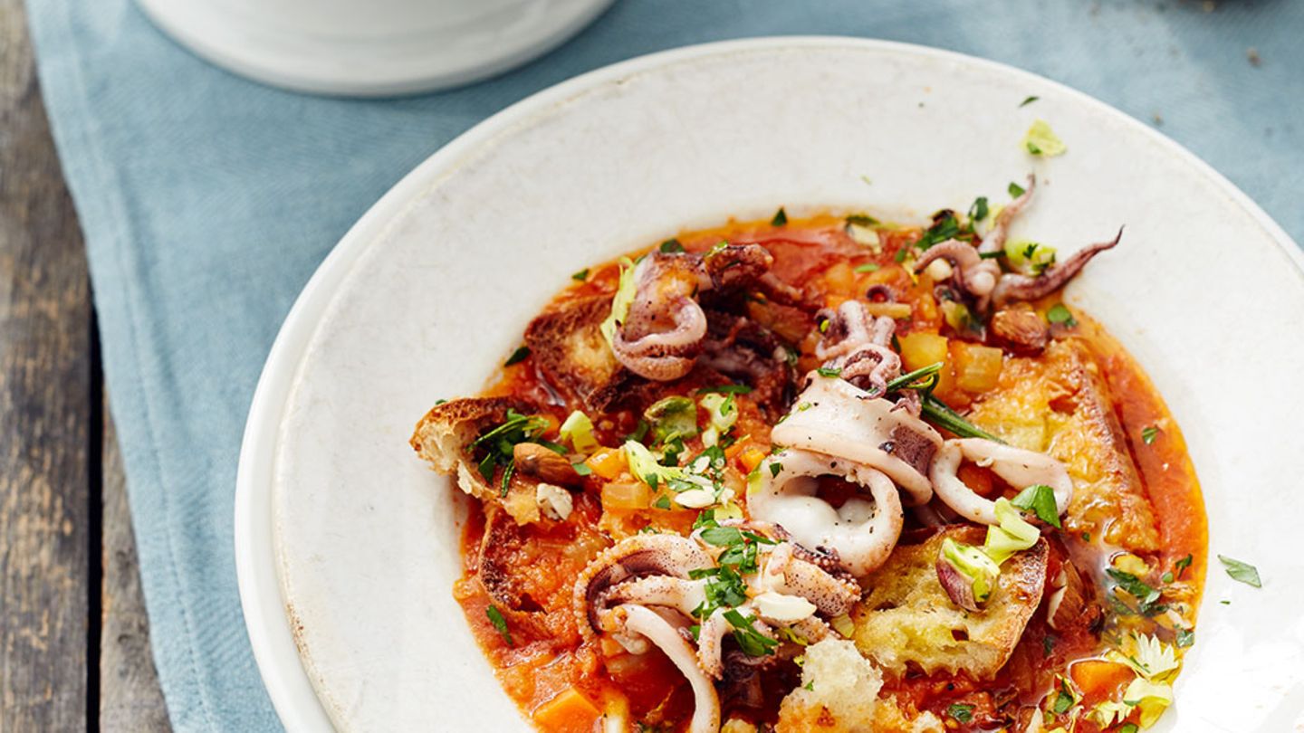 Tomaten-Brot-Suppe mit Calamari Rezept