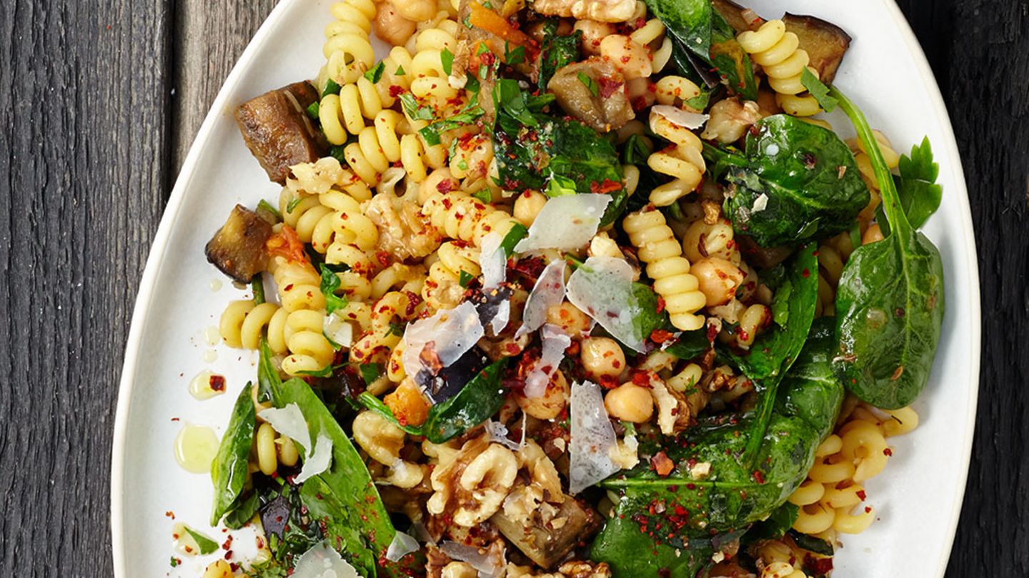Fusilli mit Kichererbsen und Spinat Rezept