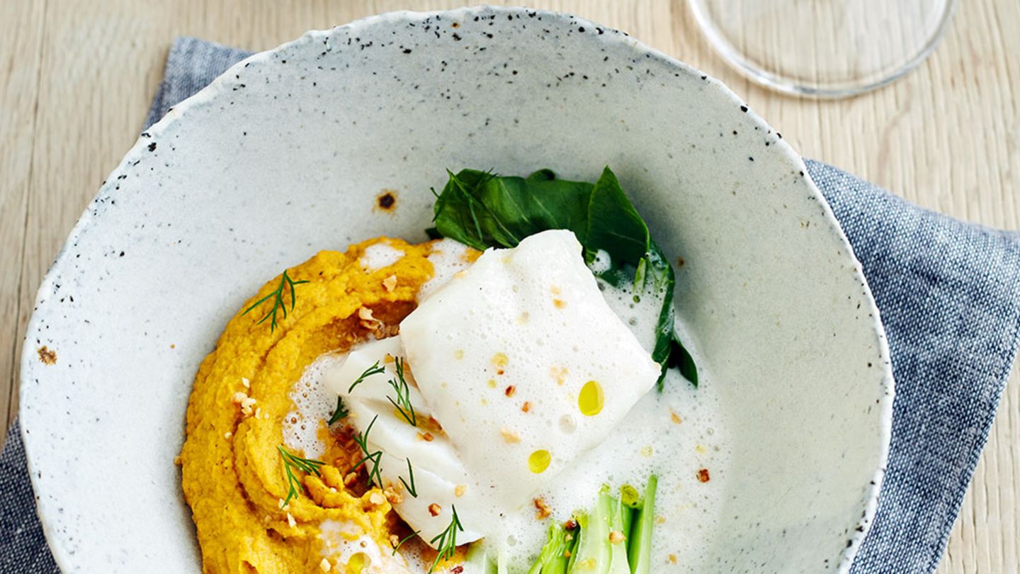 Kabeljau mit Möhren-Hummus und Pak-choi Rezept