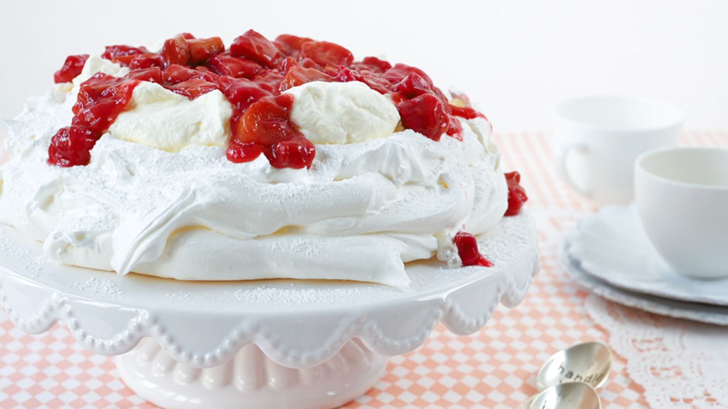 Rhabarber-Pavlova Rezept
