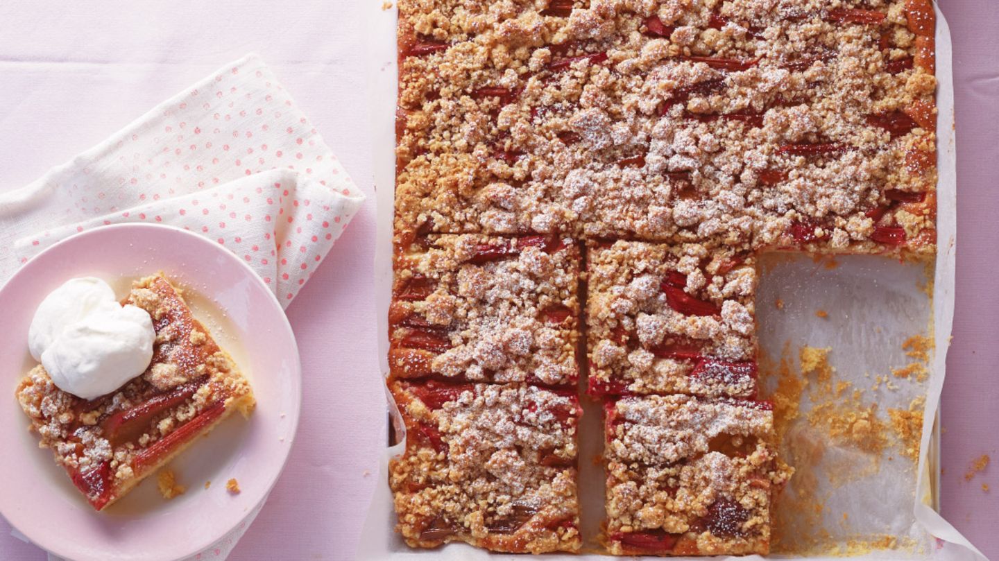 Rhabarber-Streuselkuchen Rezept - [ESSEN UND TRINKEN]