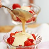 Zabaglione mit Erdbeeren