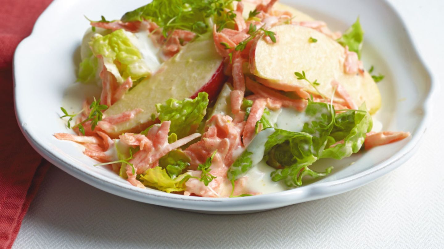 Möhren-Apfel-Salat mit Joghurt-Dressing Rezept