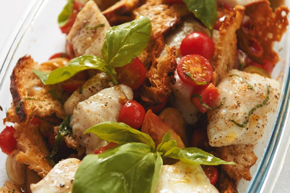 Warmer Brotsalat mit Fisch