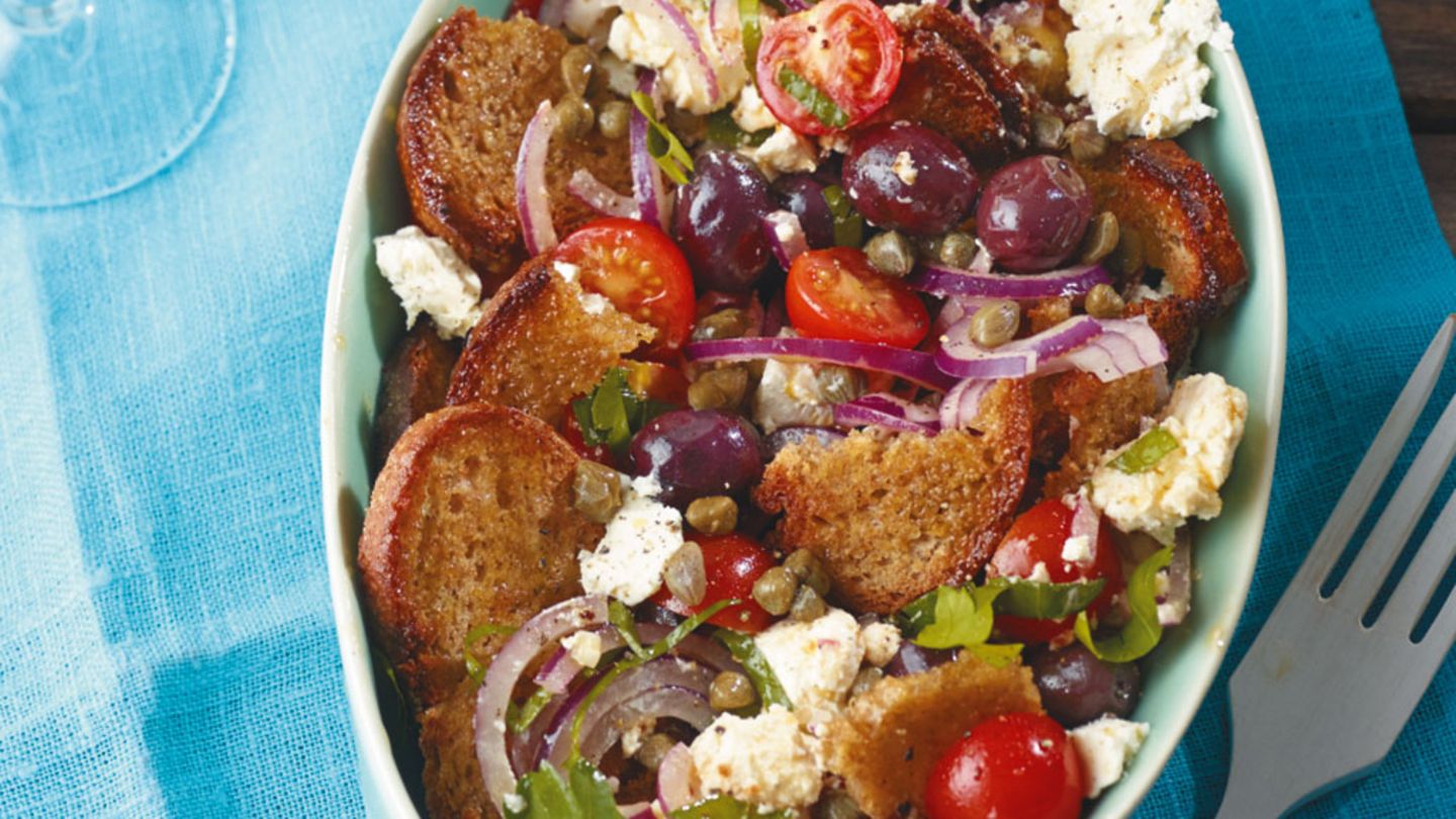 Griechischer Brotsalat Rezept - [ESSEN UND TRINKEN]