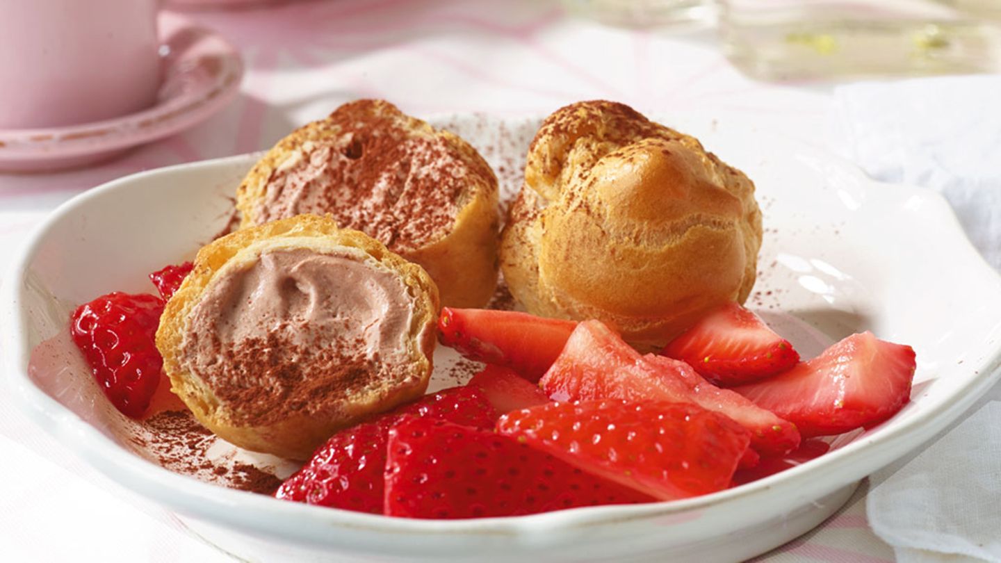 Geeiste Schoko-Profiteroles Rezept