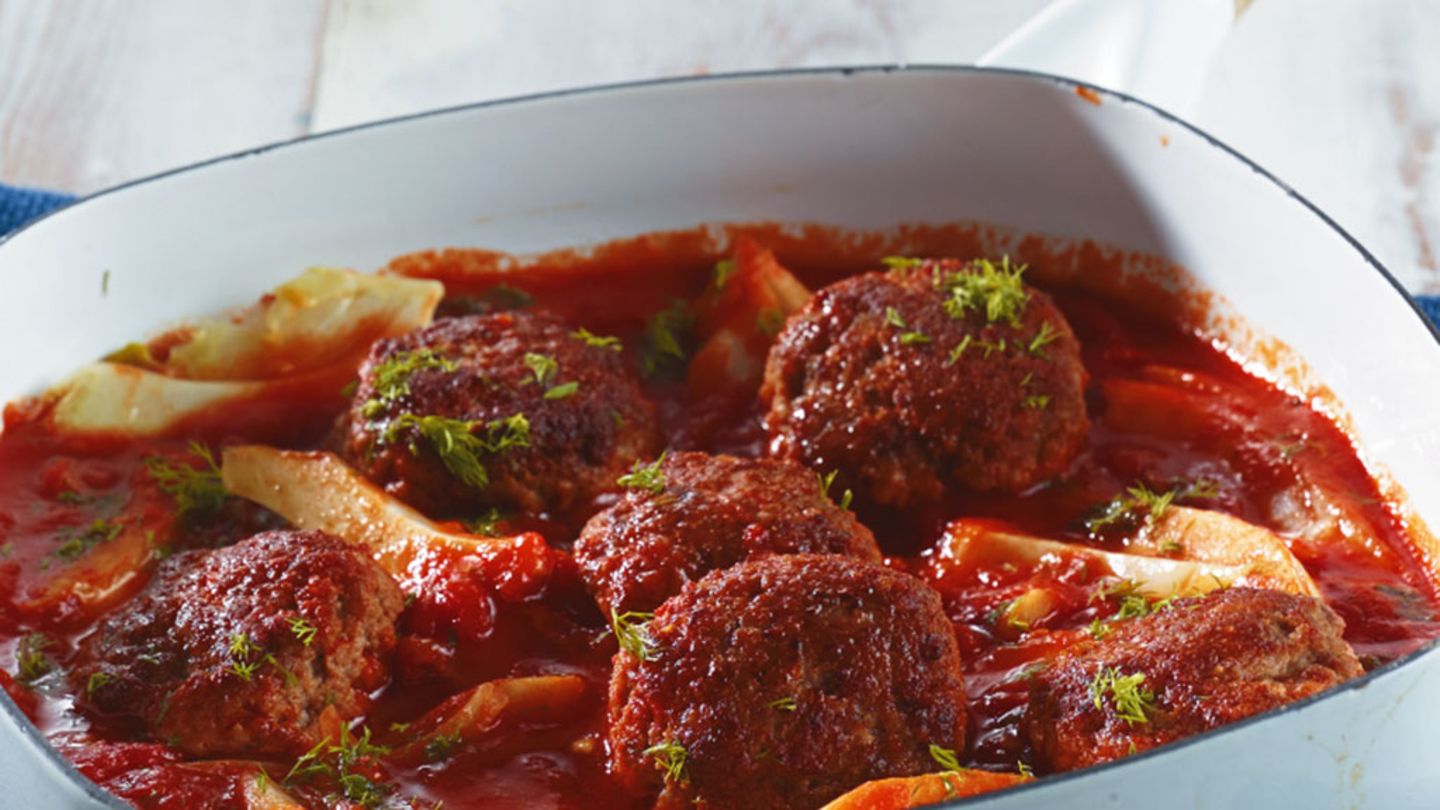 Mettbällchen in Tomaten-Fenchel-Sauce Rezept - [ESSEN UND TRINKEN]