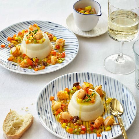 Zitronenthymian-Panna-Cotta mit Garnelen-Vinaigrette