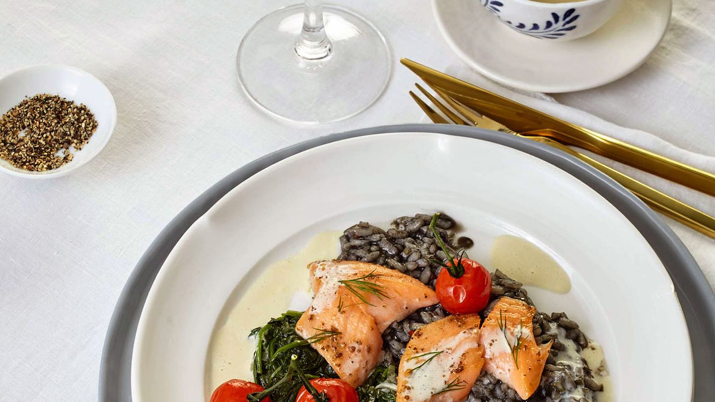 Saibling mit Zitronensauce und Tintenfisch-Risotto Rezept