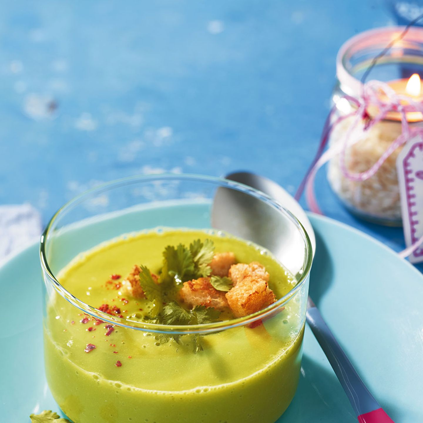 Kalte Erbsen-Avocado-Suppe