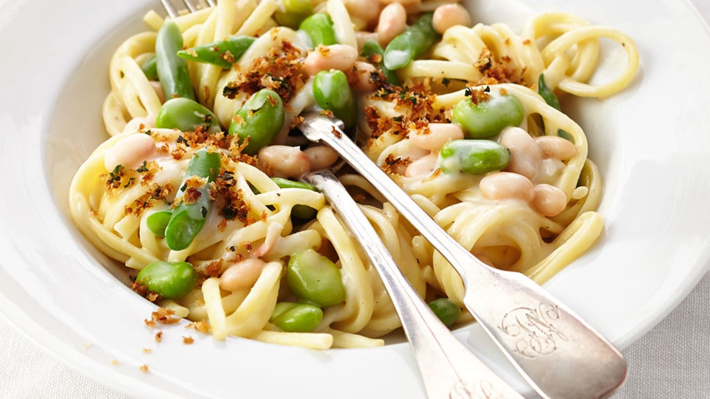Linguine mit Bohnen und Bröseln Rezept