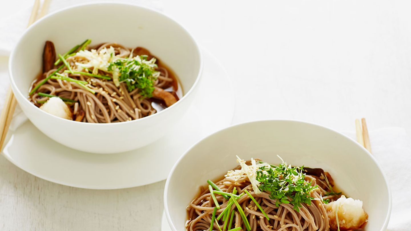 Soba-Nudeln mit Shiitake-Sojasauce Rezept