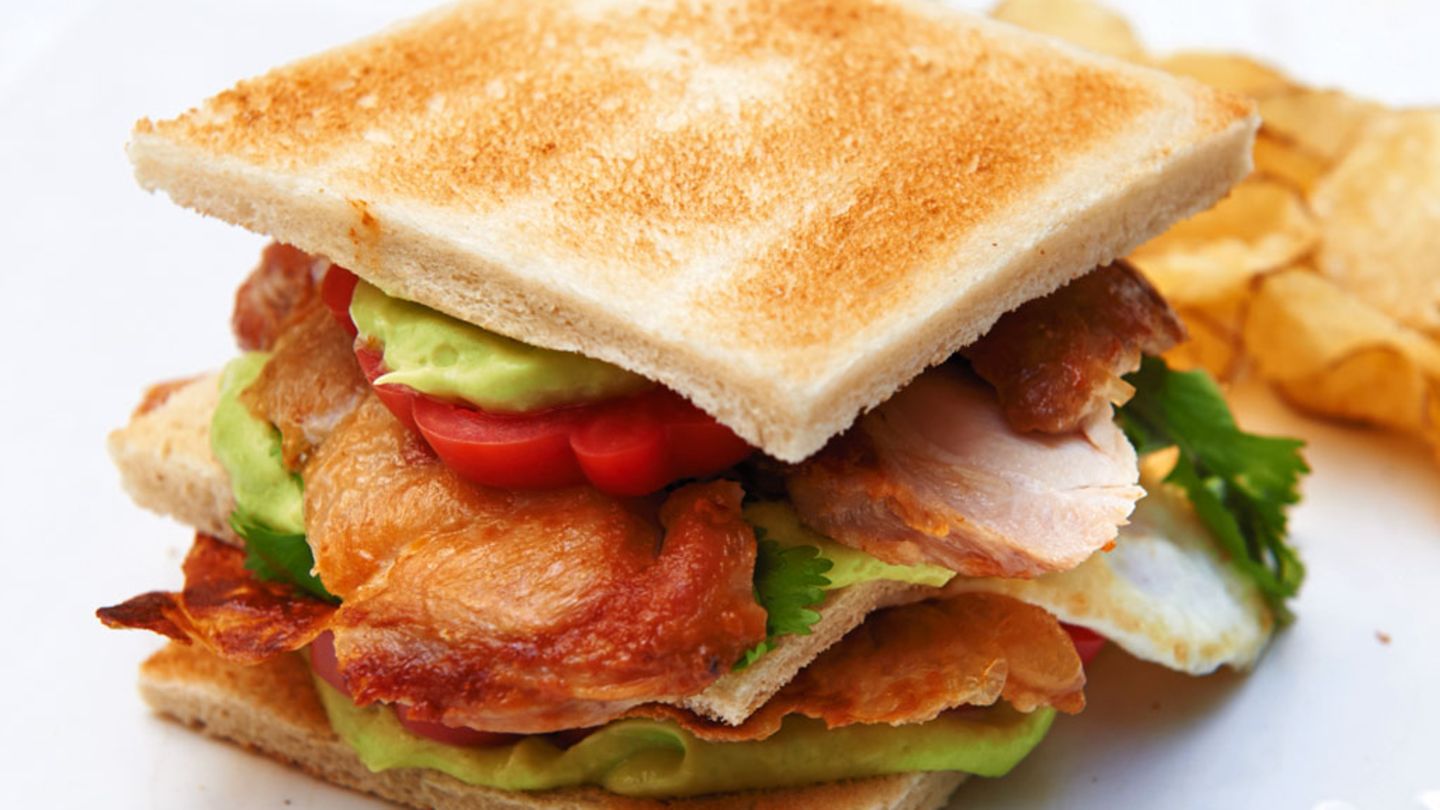 Hähnchen-Club-Sandwich Rezept - [ESSEN UND TRINKEN]