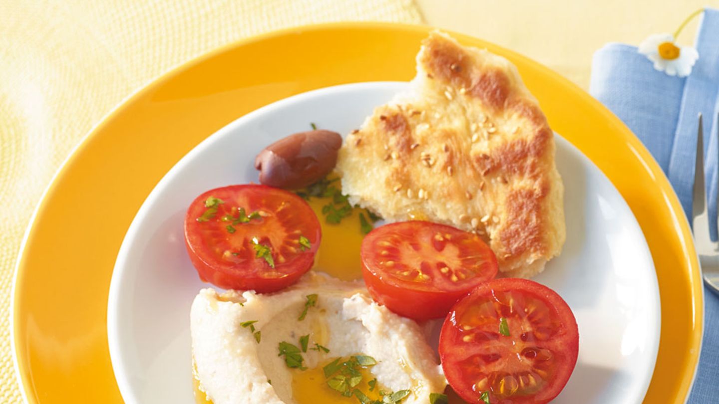Bohnencreme mit Tomaten und Fladenbrot Rezept